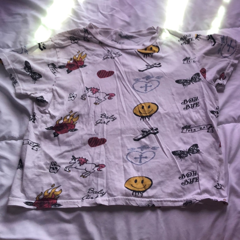 white crop tee